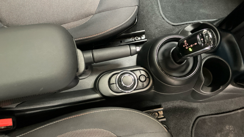 MINI Hatchback 1.5 Cooper Classic 5dr Auto Petrol Hatchback